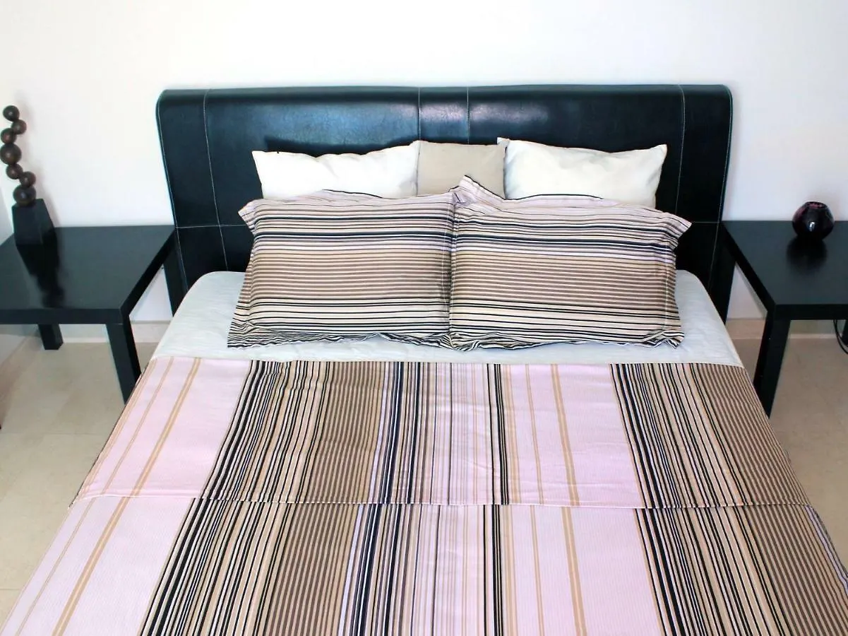 2B Seafront Boutique Apartment Finikoudes Beach Larnaca